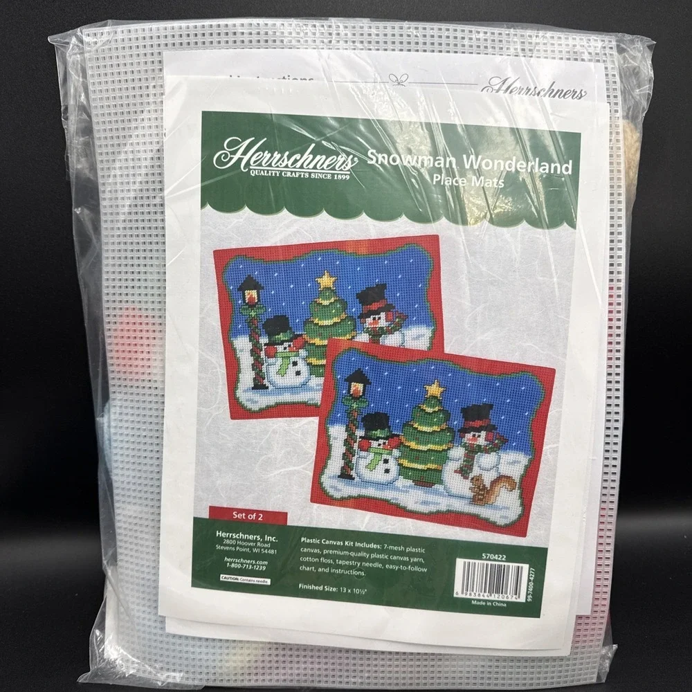herrschners plastic canvas Kit Christmas Snowman wonderland 2 Placemats